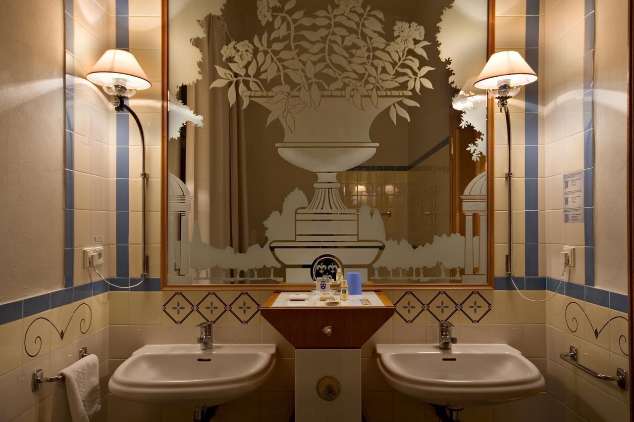 Hotel Three Lilies Inkl Aquaforum Františkovy Lázně 外观 照片