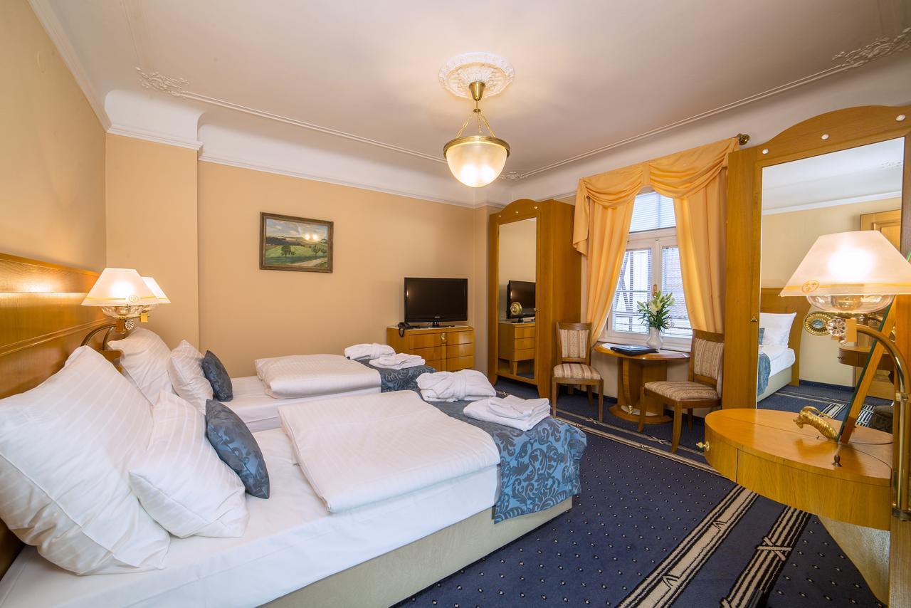 Hotel Three Lilies Inkl Aquaforum Františkovy Lázně 外观 照片