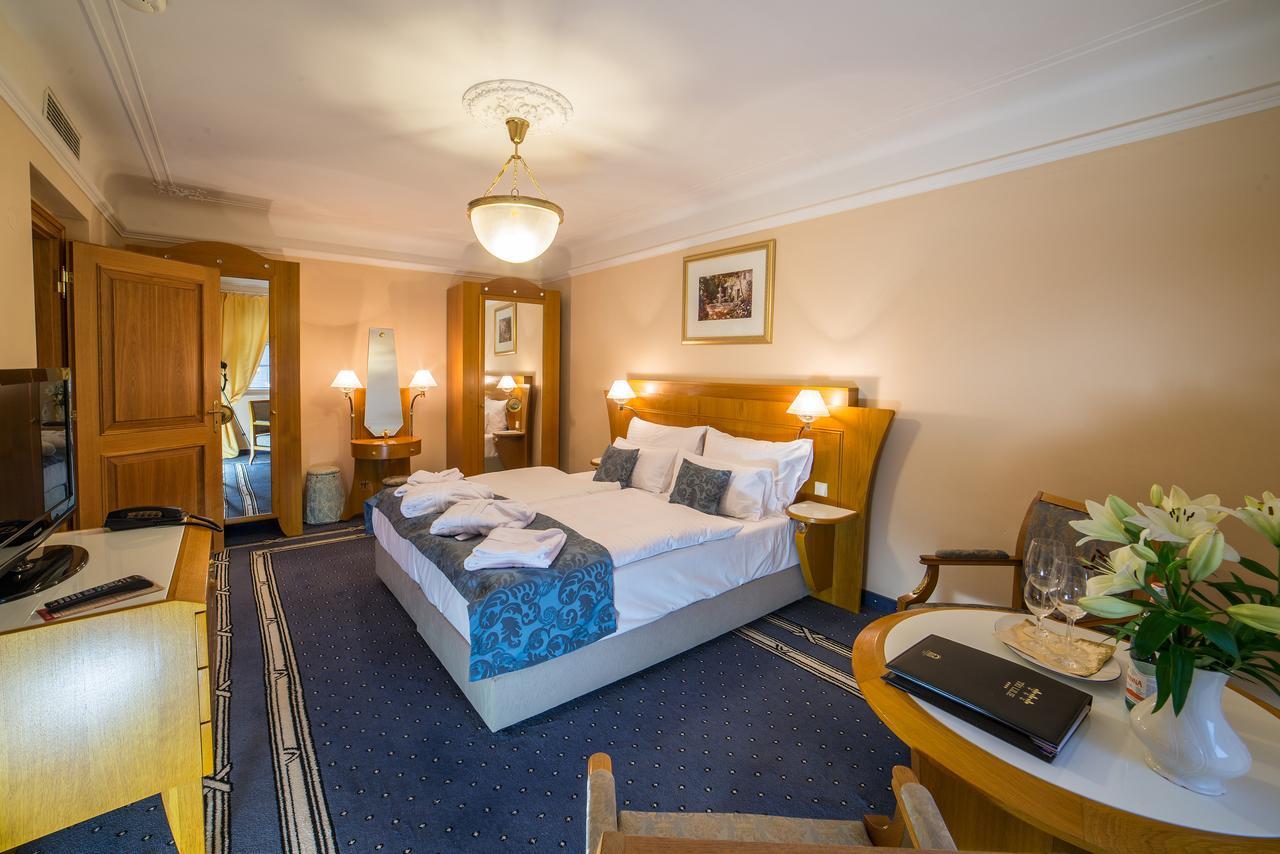 Hotel Three Lilies Inkl Aquaforum Františkovy Lázně 外观 照片
